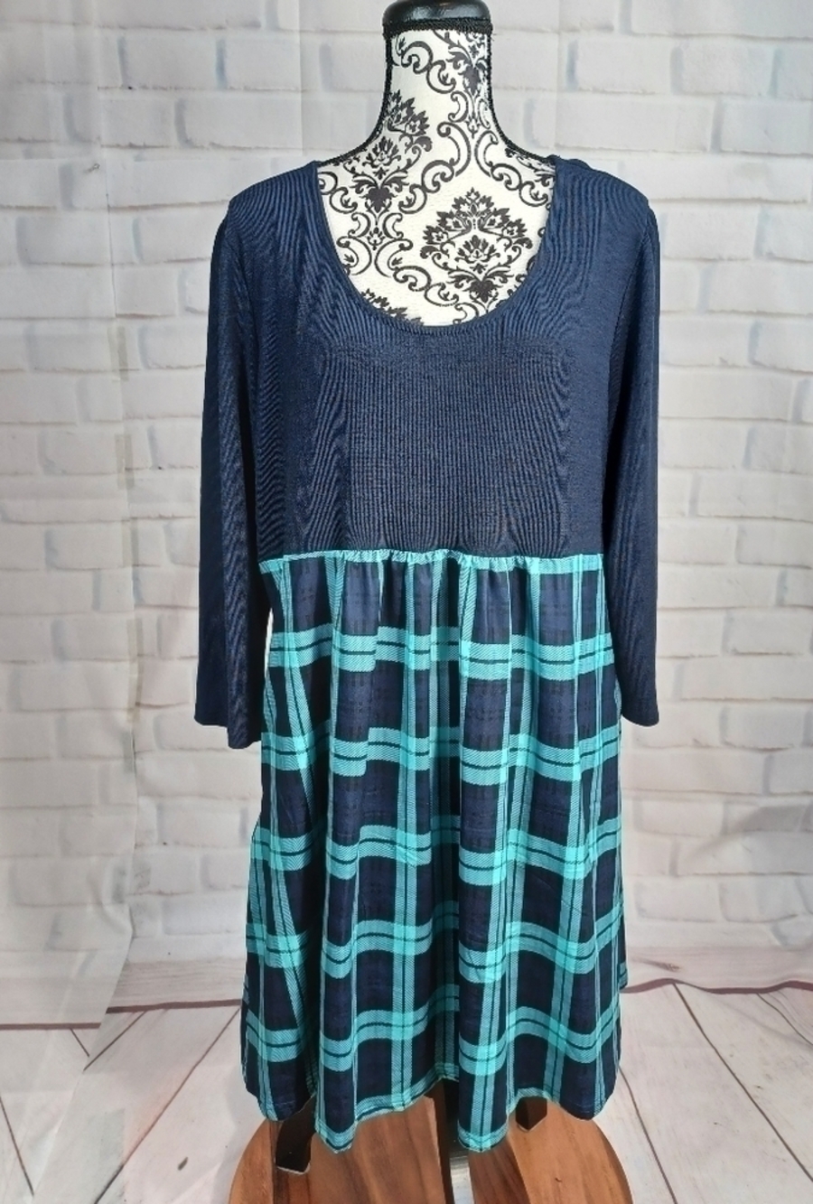 Reborn plaid print long sleeve stretch knit dress plus sz 2x dress pockets NWT